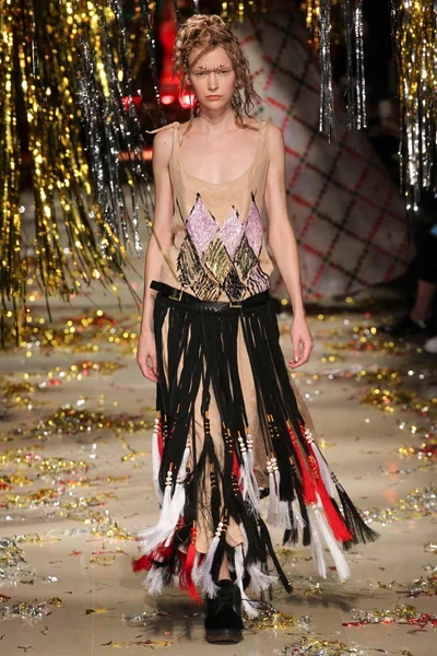 Look 27